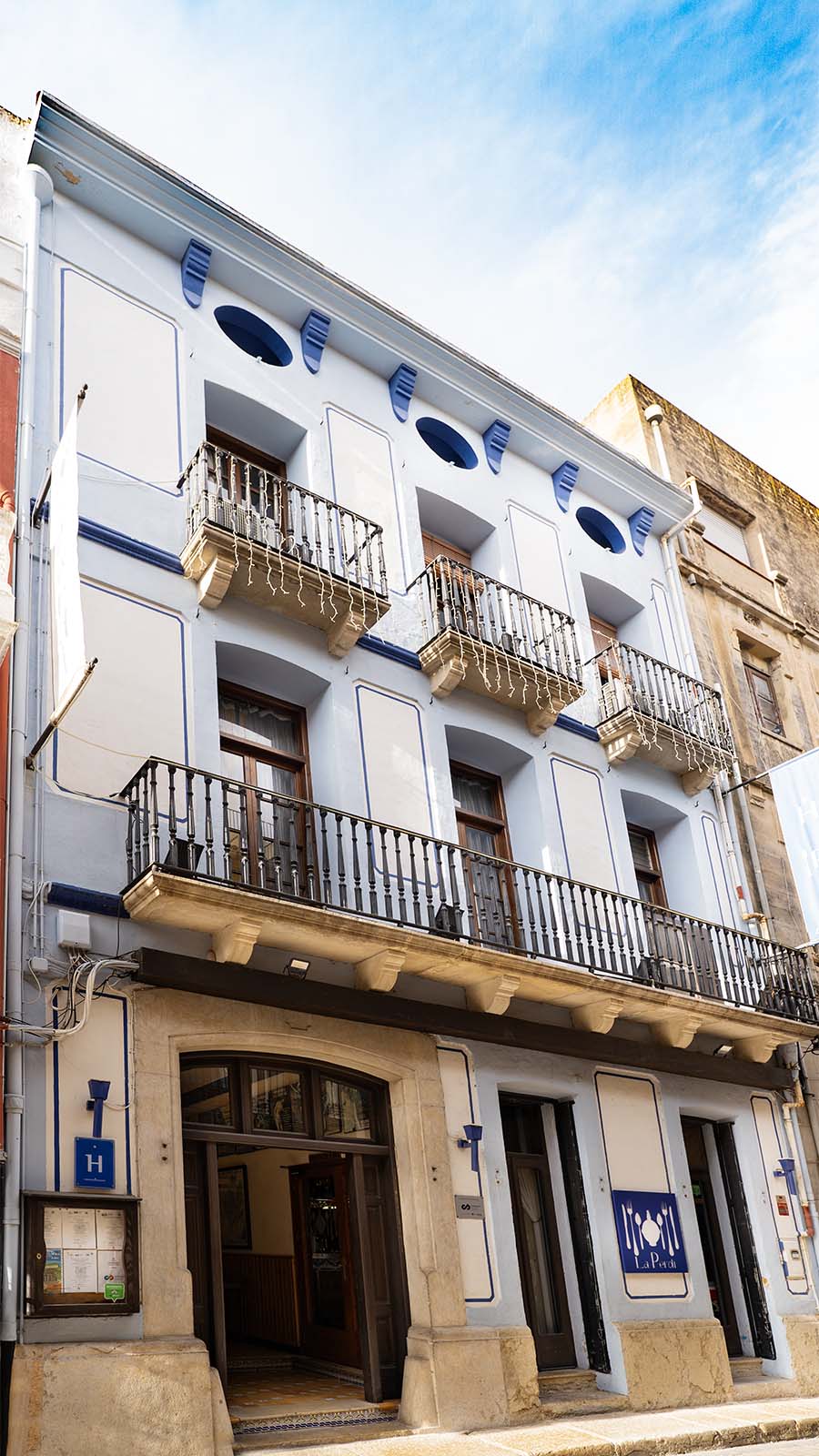 façana_900x1920 Fachada de hotel