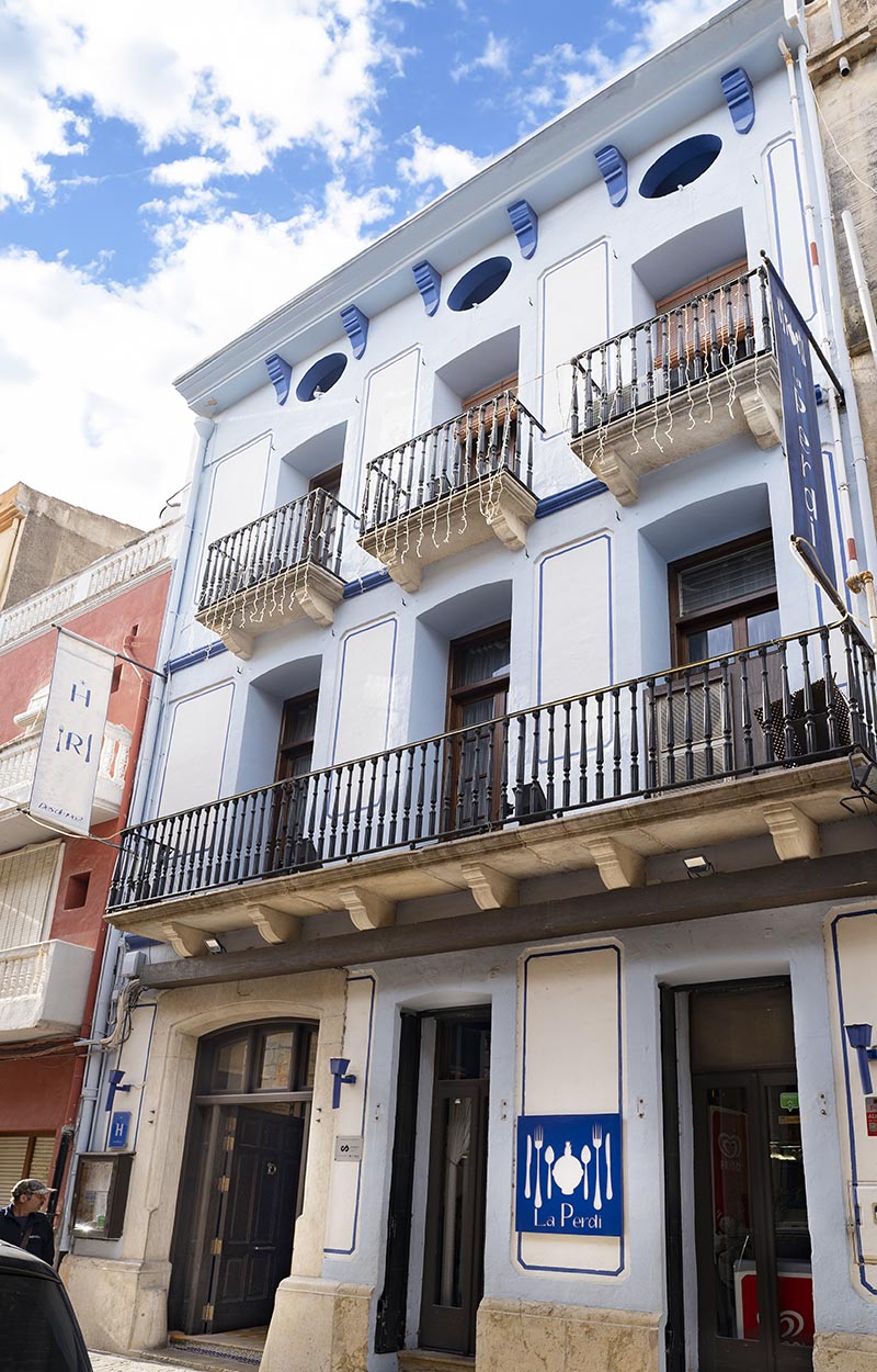 Fachada de la Perdi
